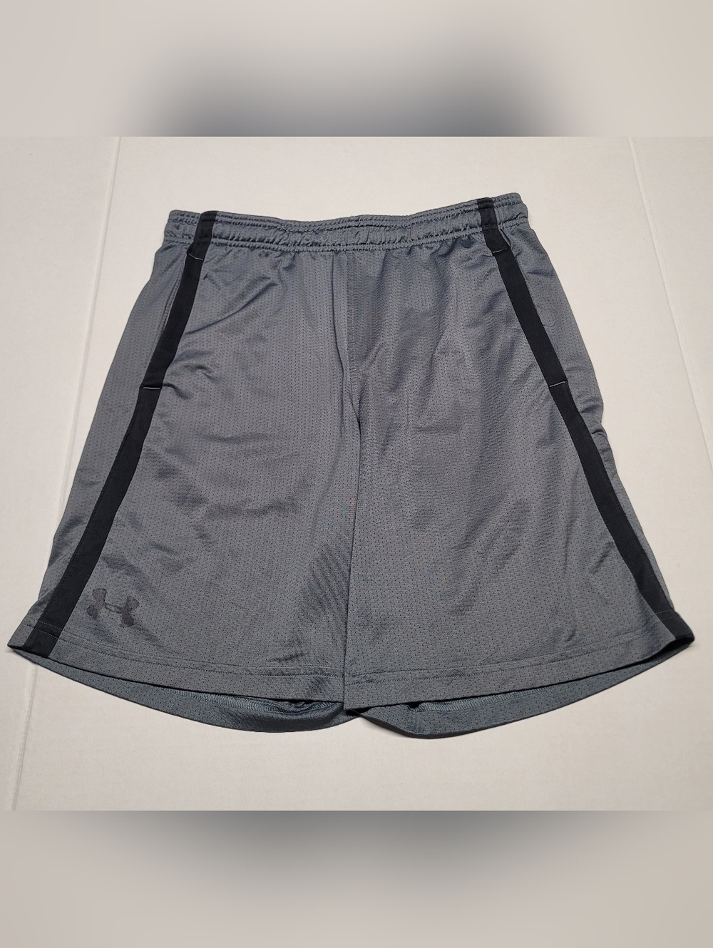 Under Armour Men's Gray Athletic Shorts with Black Side Panels